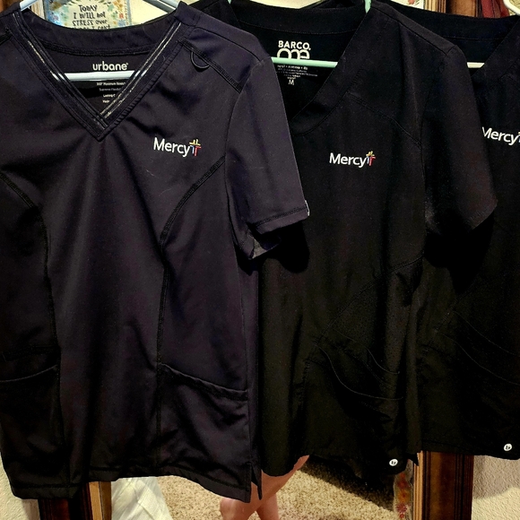 Mercy Scrubs - Picture 6 of 9